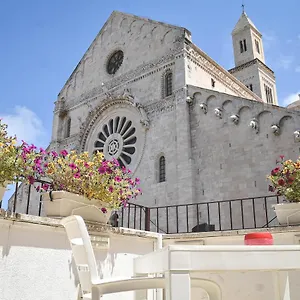 The Cathedral House Apartment